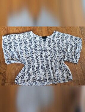 Lightweight White Peplum Top with Navy Leaf Print - Cynthia Rowley Size M